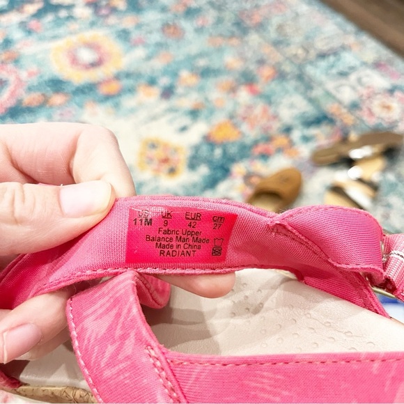 BZees SAndals Women's 11 Radiant Pink Strappy Cork Wedge Comfort Sole - Picture 7 of 8